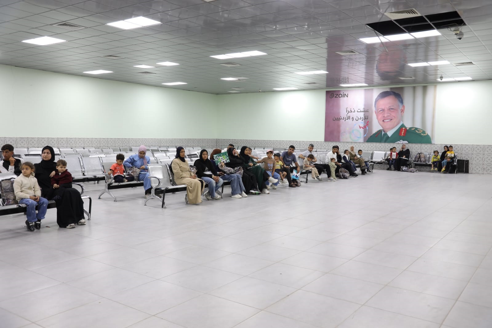 الجيش يجلي الدفعة الـ 28 من أطفال غزة المرضى للعلاج في المملكة 
