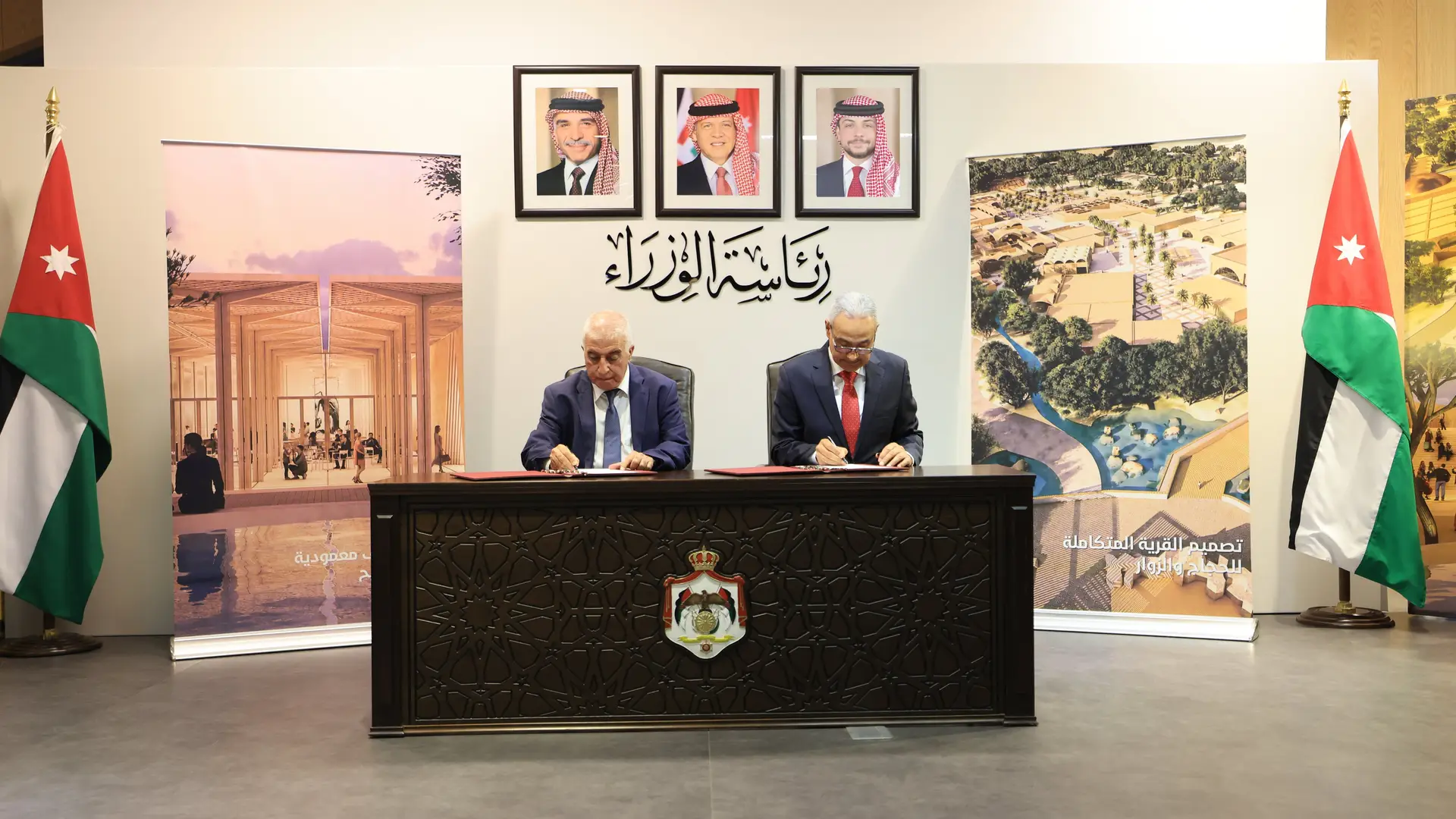 رئيس الوزراء يوقع 4 اتفاقيات لتنفيذ مشاريع رئيسة في الأراضي المجاورة لموقع معمودية السيد المسيح 